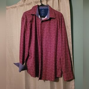 Patterned shirt with sleeve detail